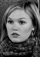 Julia Stiles
