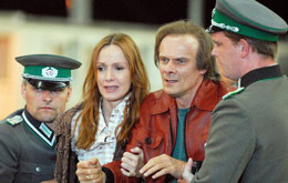 Jenseits der Mauer (TV)