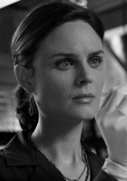 Emily Deschanel