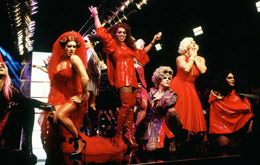 Kinky Boots - Man(n) trägt Stiefel