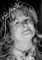 Shirley Knight